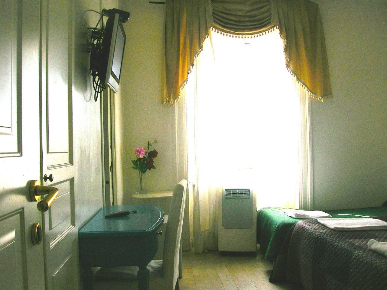 Light Inn Affittacamere Rome Bagian luar foto